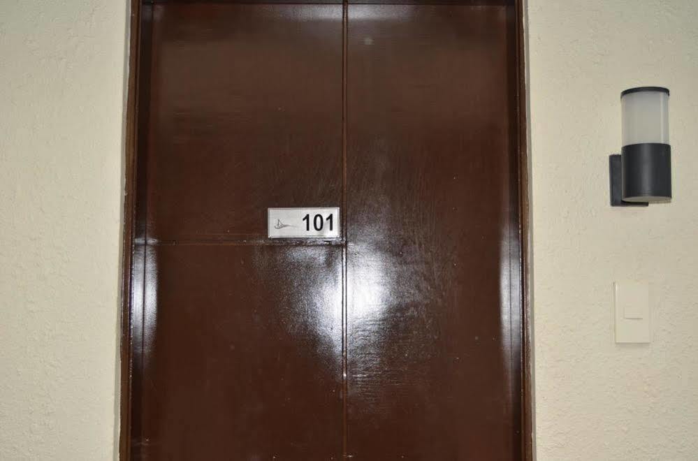 อับฮีส ริดจ์ โฮเต็ล Hotel โกรอน ภายนอก รูปภาพ