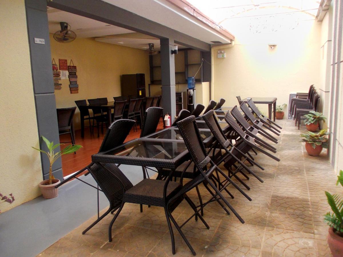 อับฮีส ริดจ์ โฮเต็ล Hotel โกรอน ภายนอก รูปภาพ