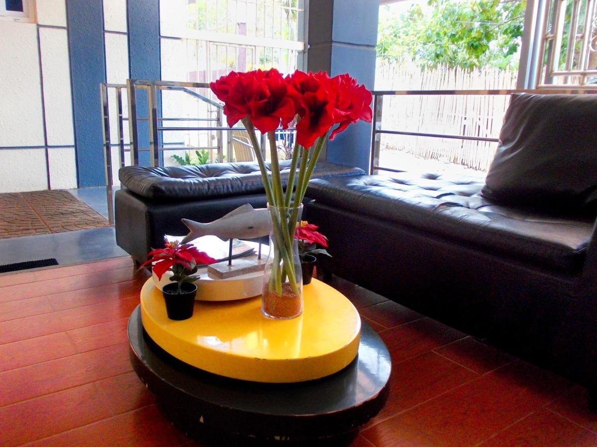 อับฮีส ริดจ์ โฮเต็ล Hotel โกรอน ภายนอก รูปภาพ
